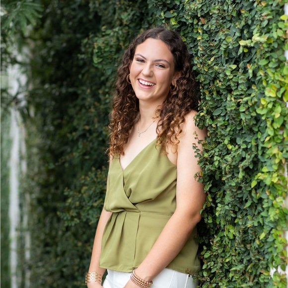 Meet your Posher, Olivia - Picture 1 of 4